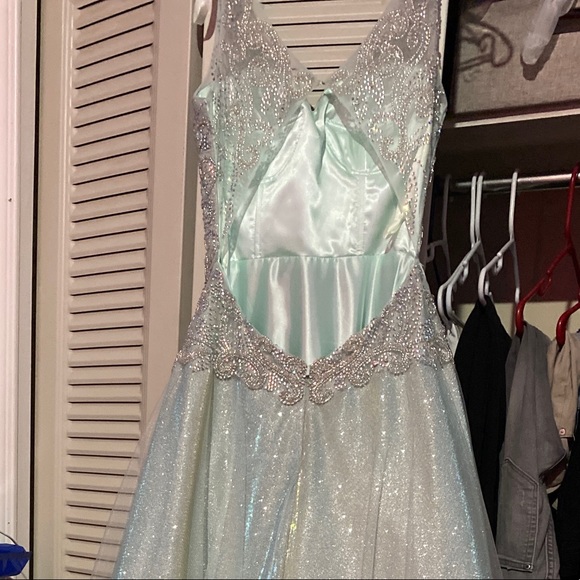 Prom Dress - Picture 4 of 5
